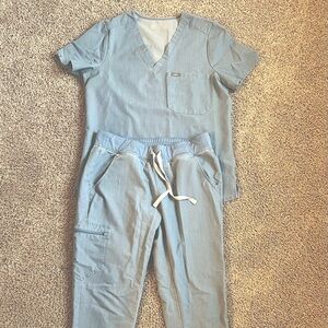 FIGS Heather Indigo Casma Scrub Top & Zamora Jogger Pants Set - Size M